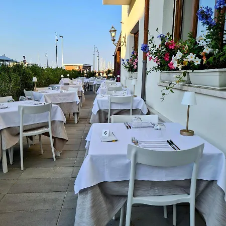 Borgomare E Colazioni Panzió *